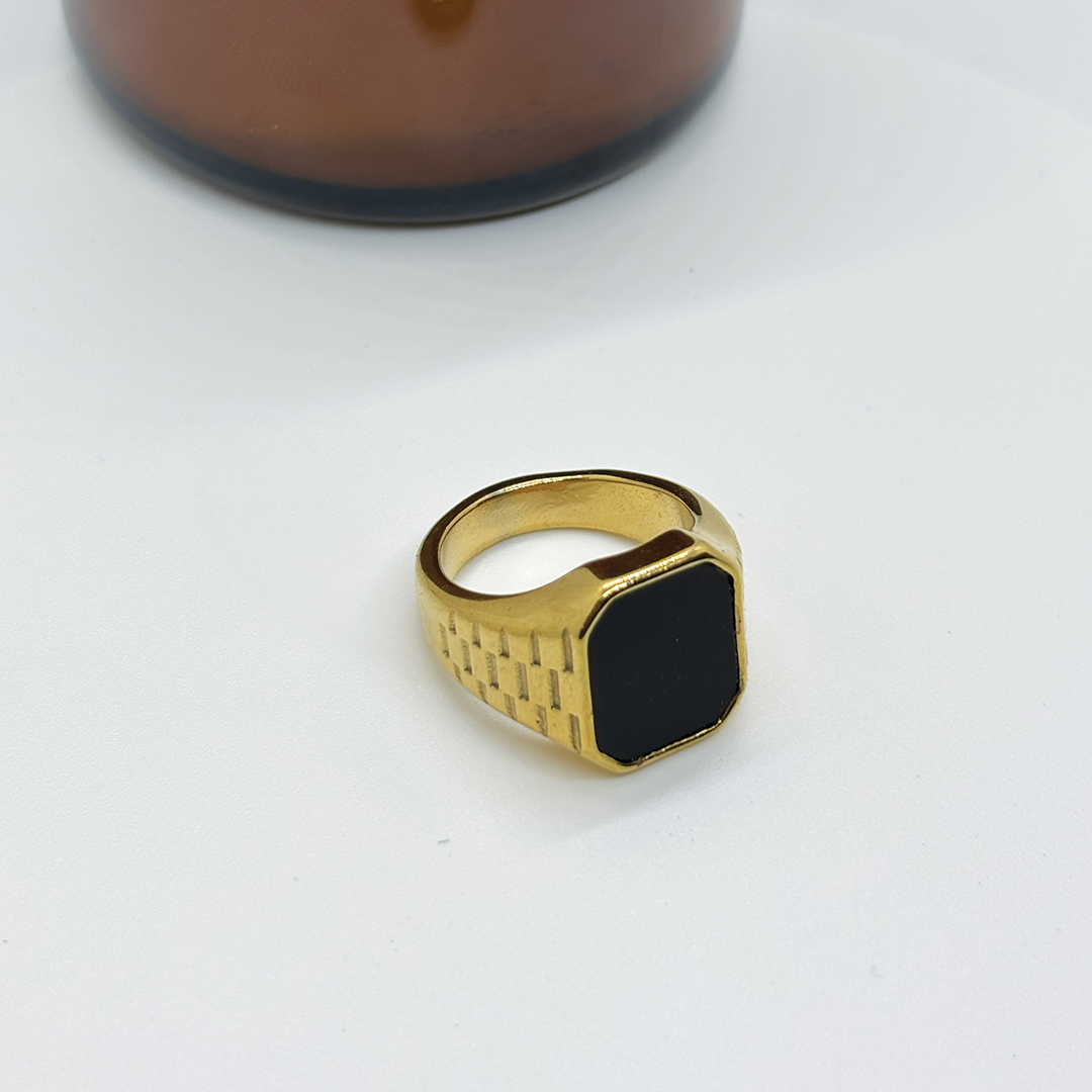 Onyx Diva Ring