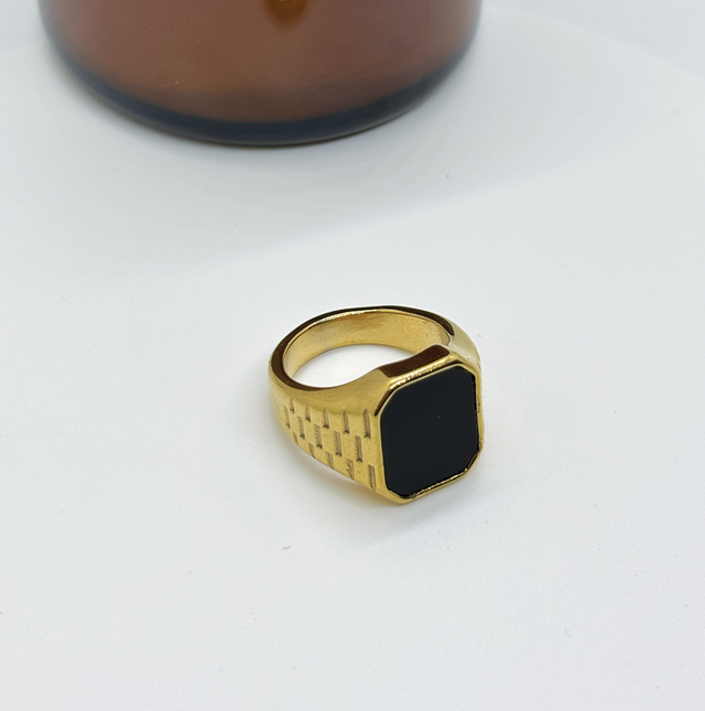 Onyx Diva Ring