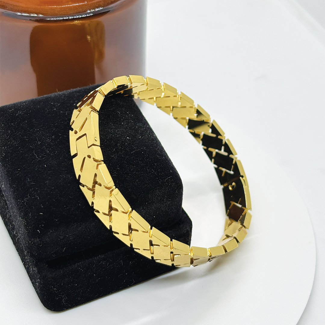 Tessellation Cuff Bangle - 18K Gold Plated